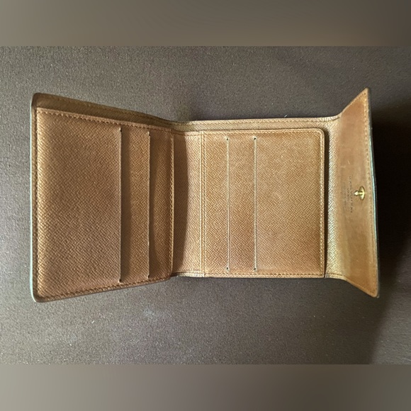 Louis Vuitton Elise Wallet - Picture 7 of 12